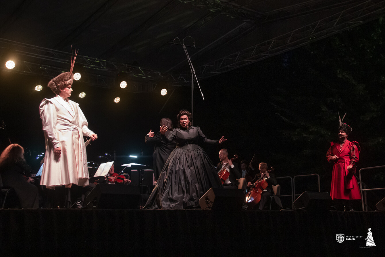 STRASZNY DWÓR / STANISŁAW MONIUSZKO (WERSJA KONCERTOWA) 2.09.2023  Park Książęcy Zatonie Fot. Orest  Szafran
