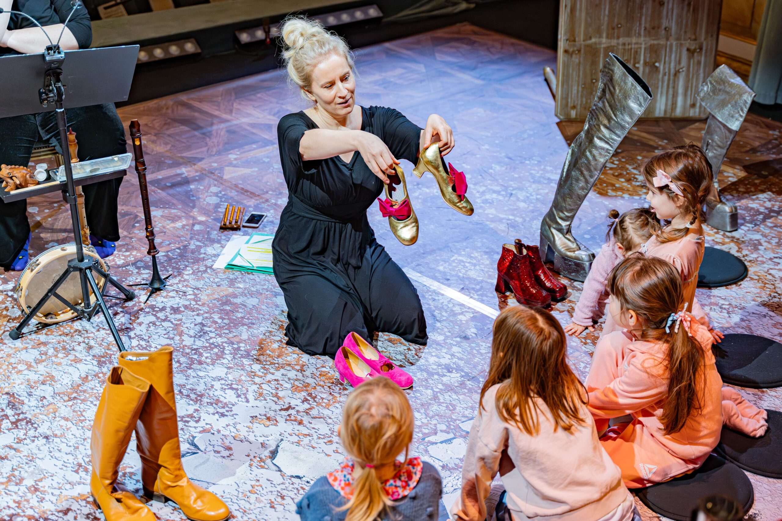 POKazujemy HISTORIĘ. DLACZEGO KOT JEST W BUTACH? / WARSZTATY Z OPOWIEŚCIĄ 24.11.2024 fot. P. Sulej