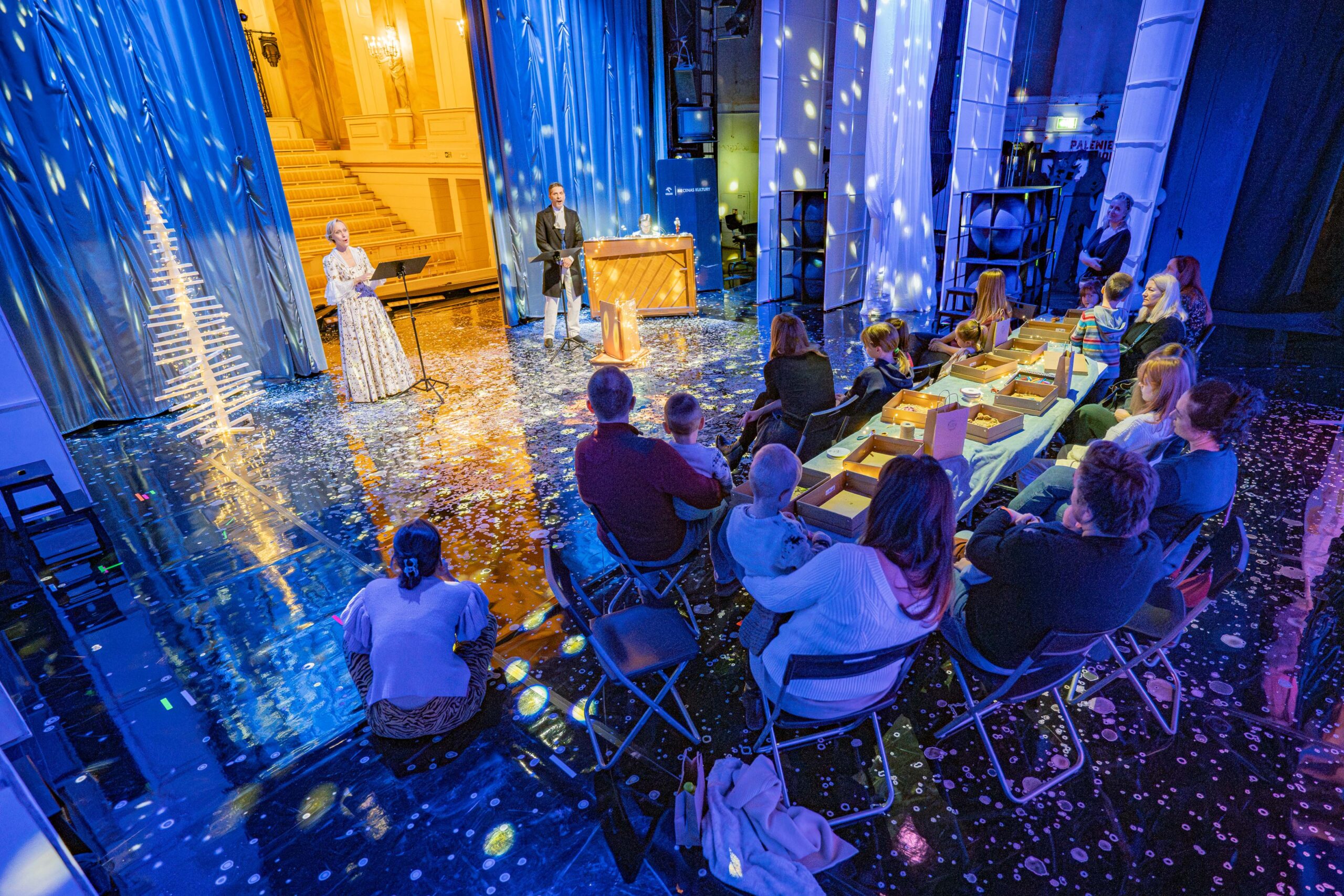 POKazujemy KRAKATUKA. STROIMY DRZEWKO W ORZECHOWE DŹWIĘKI / WARSZTATY CHOINKOWE DLA RODZIN Z DZIEĆMI 5+ 7.12.2025 FOT. P. SULEJ